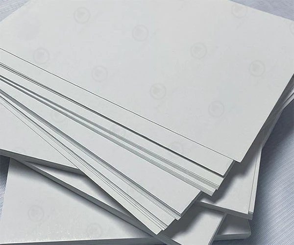 Tablero de papel FBB: una solución de embalaje sostenible que equilibra el rendimiento y la estética