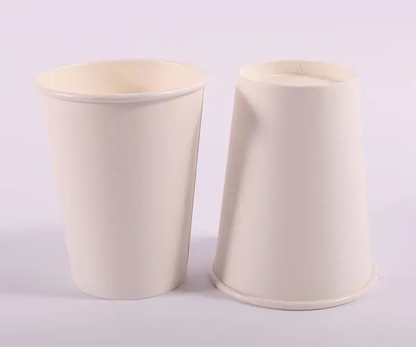 ¿Cuáles son las materias primas para las tazas de papel?